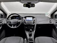 Ford Focus Wagon 1.0 Titanium | PDC | Navigatie | Cruise control | Trekhaak | Foto