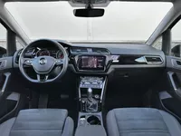 Volkswagen Touran 1.5 TSI Highline 7p | Pano | ACC | Camera | LED | Navigatie | Stoelverw. | Foto