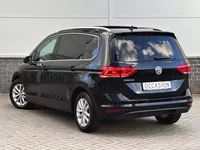 Volkswagen Touran 1.5 TSI Highline 7p | Pano | ACC | Camera | LED | Navigatie | Stoelverw. | Foto